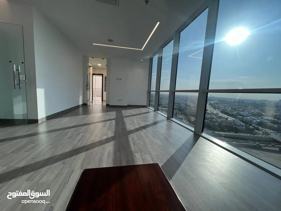للايجار مكتب 409 م عليه 4 تراخيص منطقة الصالحية For rent an office of 409 m with 4 licenses in the S