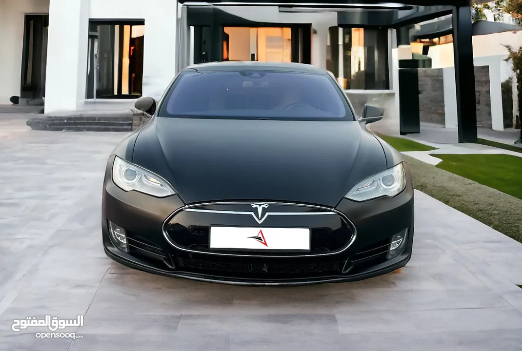 Tesla Model S 2015 - GCC - Dual Motor - P85 D - Full Service History - No Accident