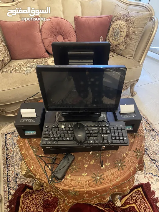 نقطة بيع شاشتين مع كاش وطابعتين