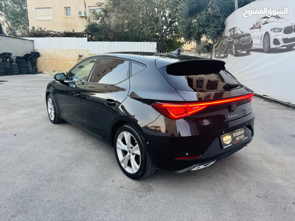 سيات ليون افر