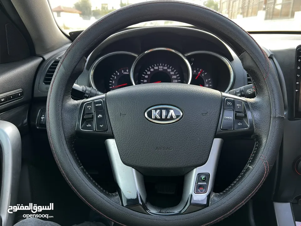 كيا سورنتو 4×4 بوضع الشركه