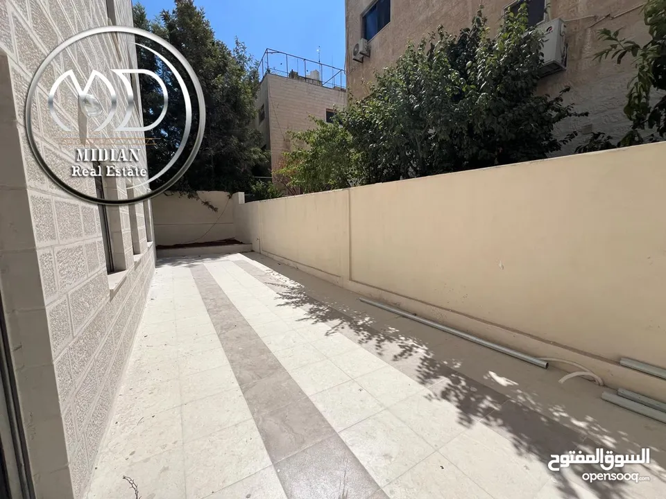 شقق أرضية وطوابق مختلفة وأخير مع روف جديدة للبيع الشميساني مساحات 165م & 245م بأسعار مميز جداً امكان