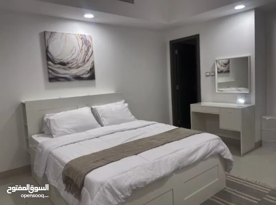 3 Bedrooms Furnished Apartment for Rent in Ghubrah REF:1048AR