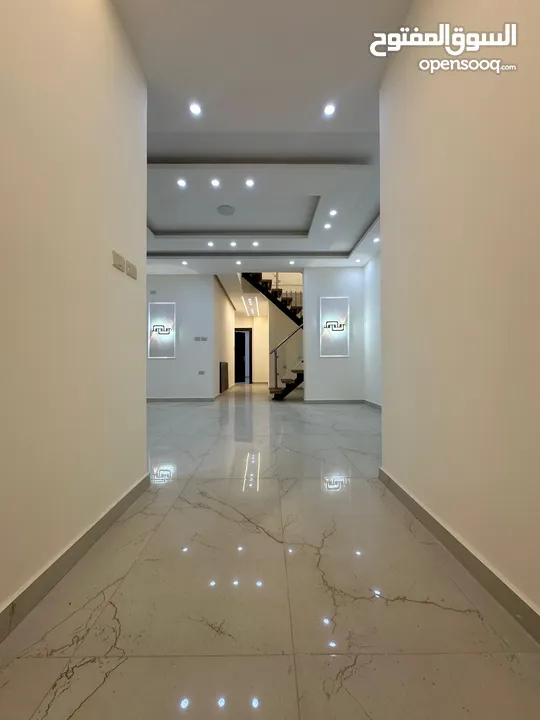 شقق فاخره للبيع في البنيات
