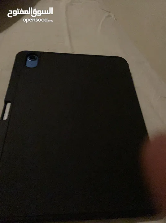 Ipad 10th generation مستعمل 4 شهور بحالة الجديد