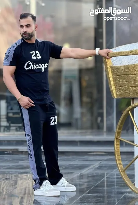 ملابس عصريه