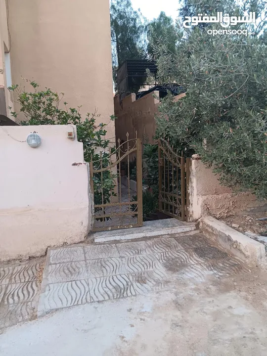 شقة بجبل طارق قرب دوار البقيع بسعر مغري