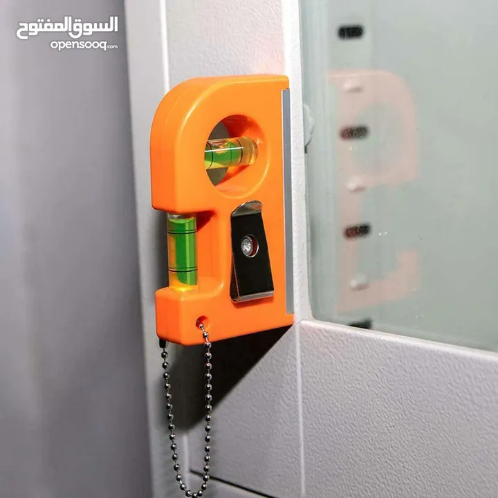 ميزان مائي ثنائي العدسة
