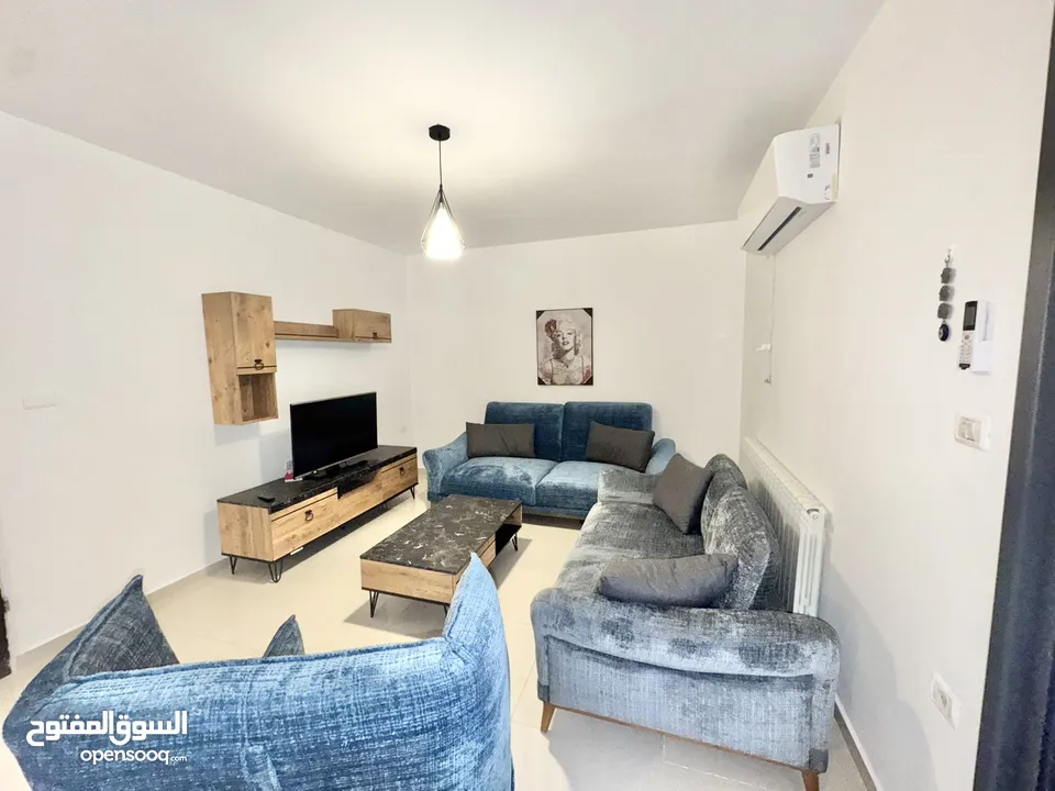 شقة مفروشة عفش جديد وحديقة