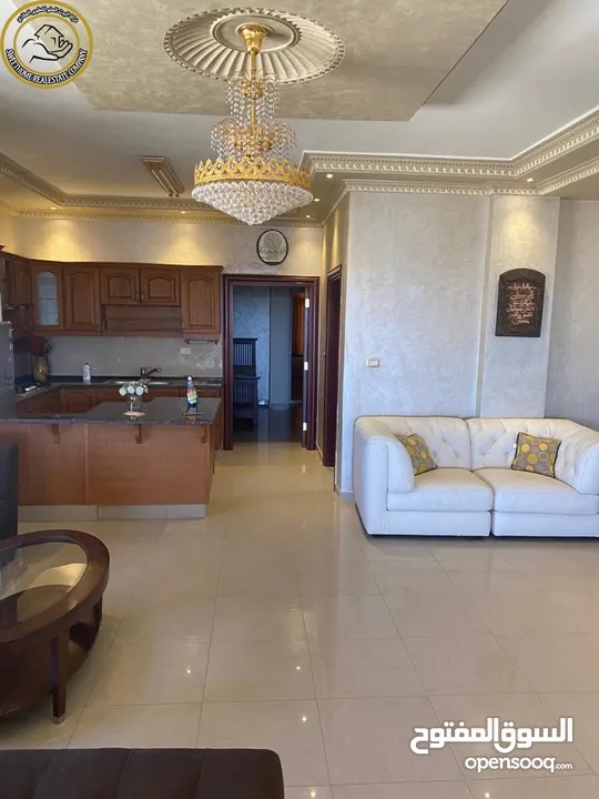 شقة مفروشة فاخرة للبيع في أم السماق الجنوبي  - خلف ال ( C-Town) طابق ثالث مع روف دوبلكس 290م