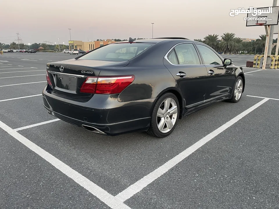 Lexus LS460 is very clean2010