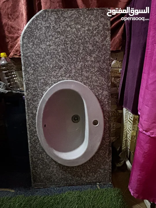 مجلى حمام  مع مغسلة بحالة جيدة للبيع الي معني يتواصل معي عالرقم