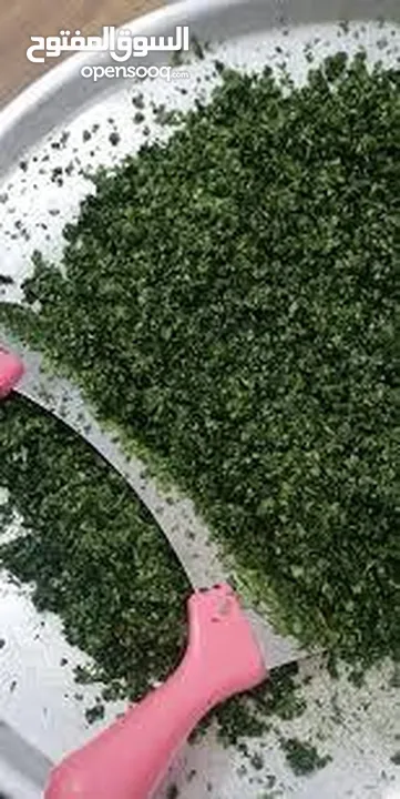 ملوخيه ورق وملوخيه ناشفه مفروكه وناعمه بدون عيدان مغسله ومنقبه وجاهزه لطبخ