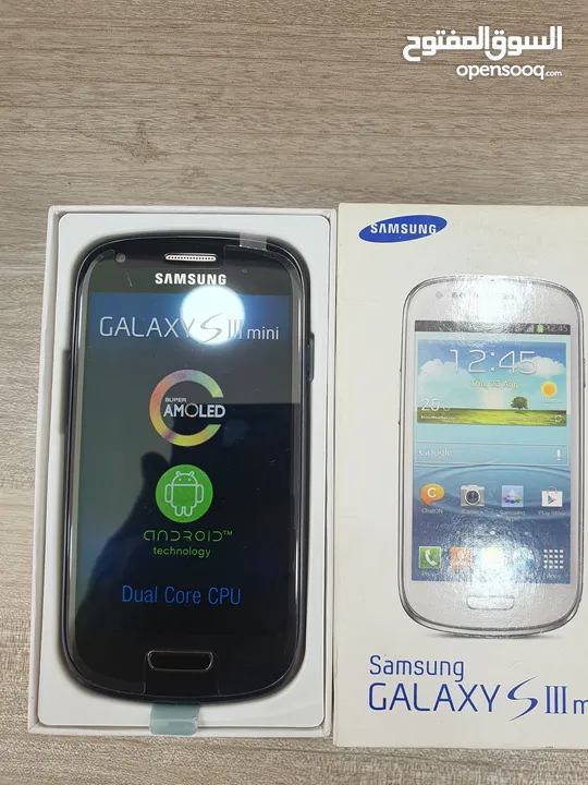 اجهزة مخزنة قديمة بالكرتونة لم تستخدم نهائيا مع كامل اغراضهم Samsung وNokia وmotorolla وغيرهم
