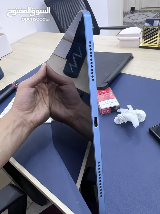ايباد اير 5.    ipad air 5 الجهاز استعمال ممتاز ولا شخط