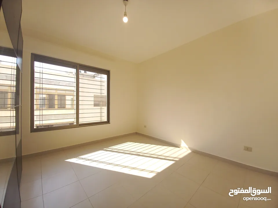 شقة شبه مفروشة للإيجار في عبدون  ( Property 34046 ) سنوي فقط