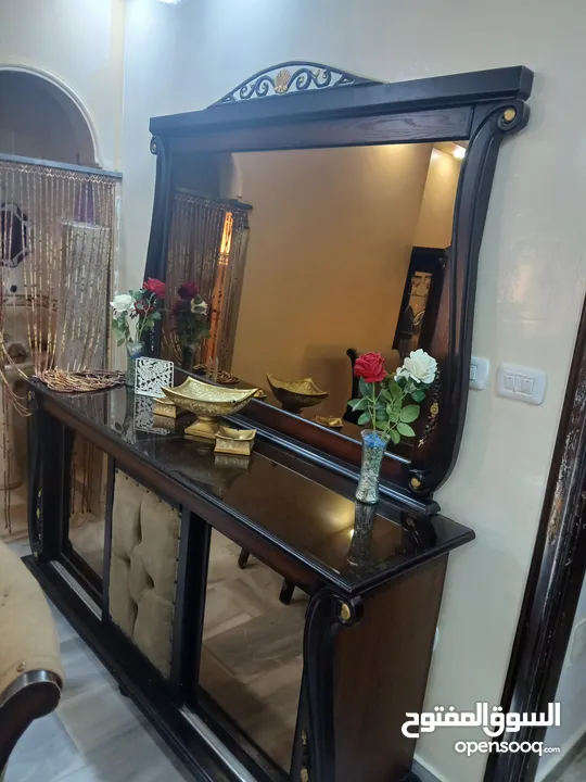 طاولة سفره 8 كراسي للبيع  توب نظافه