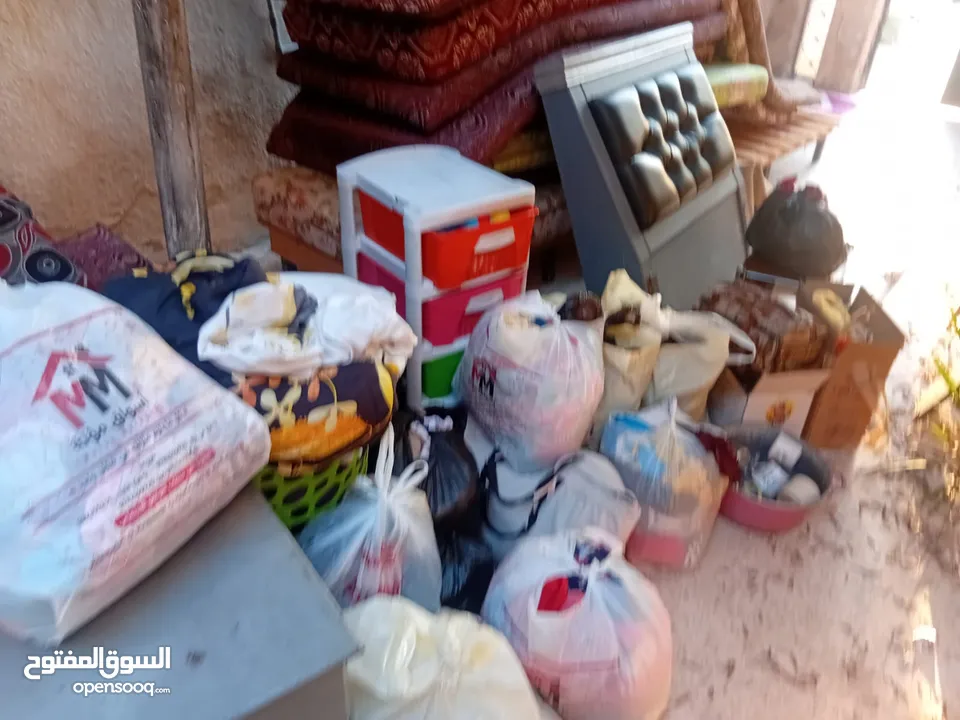 نشتري جميع انواع الاثاث المستعمل والخردوات والنثريات
