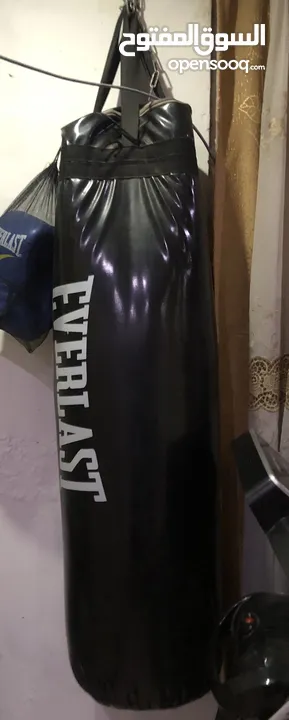 بوكسنج boxing يستعمل للنادي او للبيت للبيع المستعجل بسبب السفر