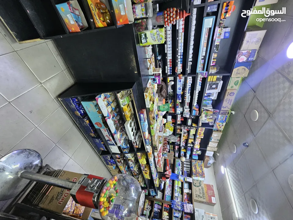 سوبر ماركت مع قهوة داخل كازية للبيع بكامل المعدات والبضاعة
