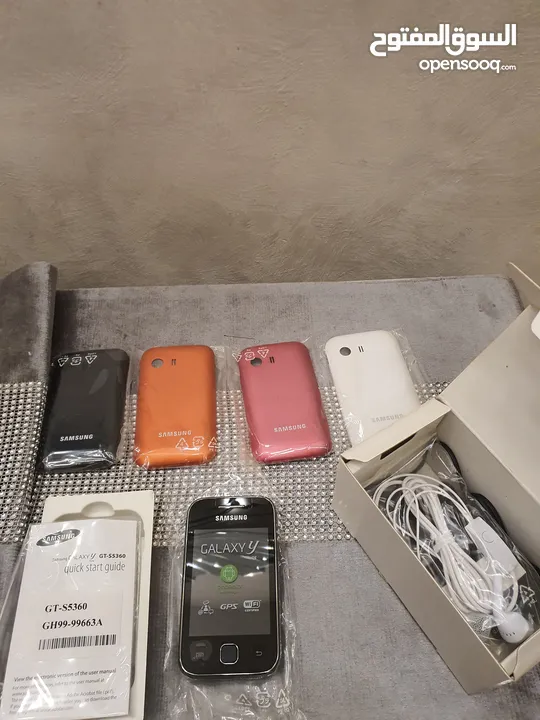 اجهزة مخزنة قديمة بالكرتونة لم تستخدم نهائيا مع كامل اغراضهم Samsung وNokia وmotorolla وغيرهم