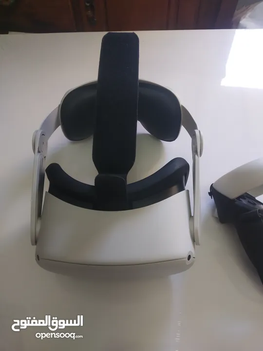 Meta Quest 2 (128GB) + Accessories  نظارة VR للبيع بحالة ممتازة