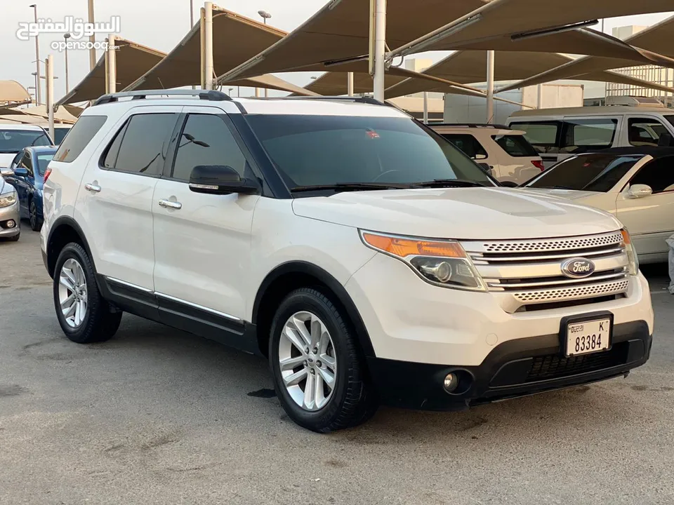 Ford Explorer XLT white 2013