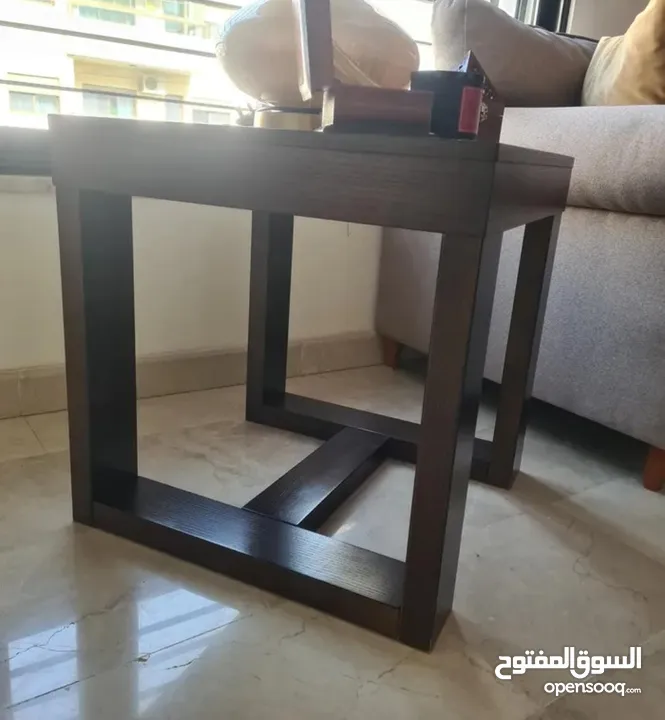 طاولات 3 قطع خشب بلوط بني غامق .. امريكي ..تم شرائها من اثاث اشلي ..