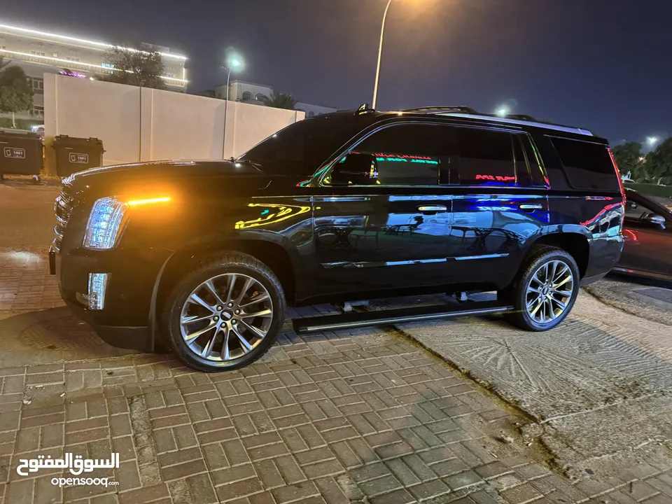 2020 CADILLAC ESCALADE ( Black Edition )