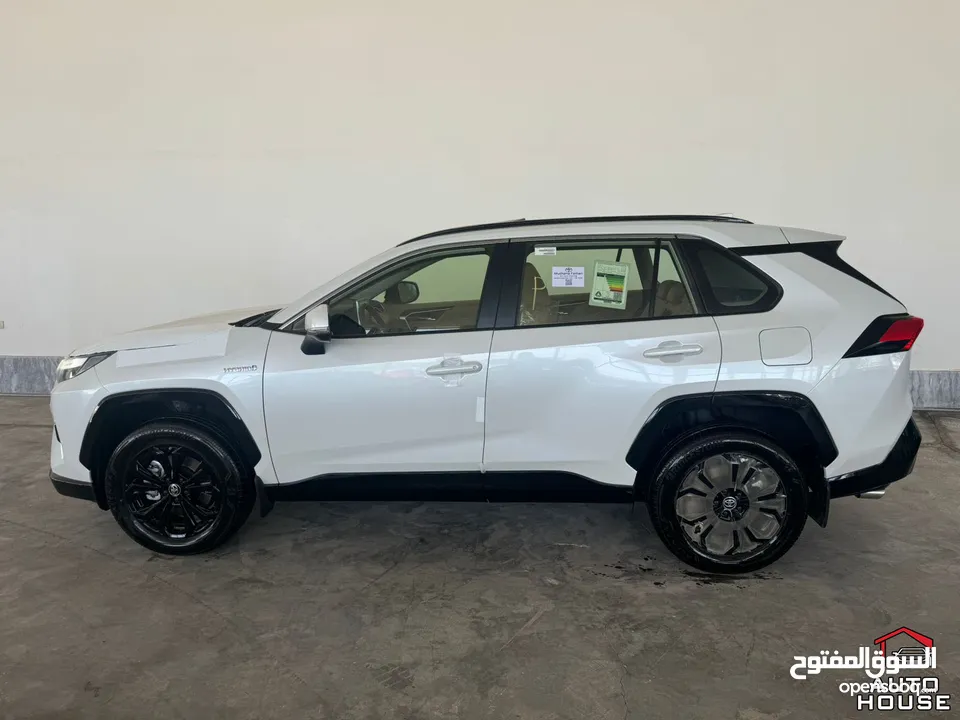 تويوتا راف فور هايبرد بلاك ايديشن 2024 Toyota RAV4 XLE Hybrid Black Edition