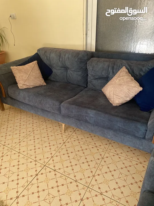 طقم كنب تركي تسع مقاعد جميل جداً و ثقيل خشب زان مستعمل استعمال خفيف