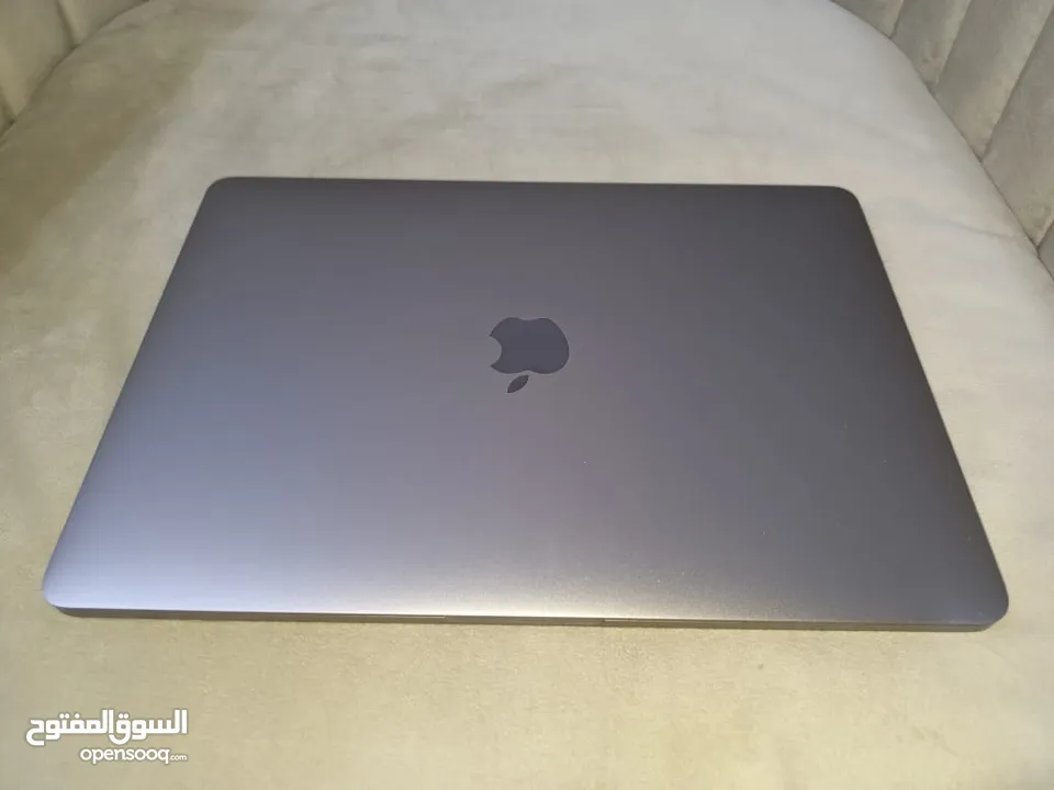 macbookpro 2017 نظييف ولا نقرة