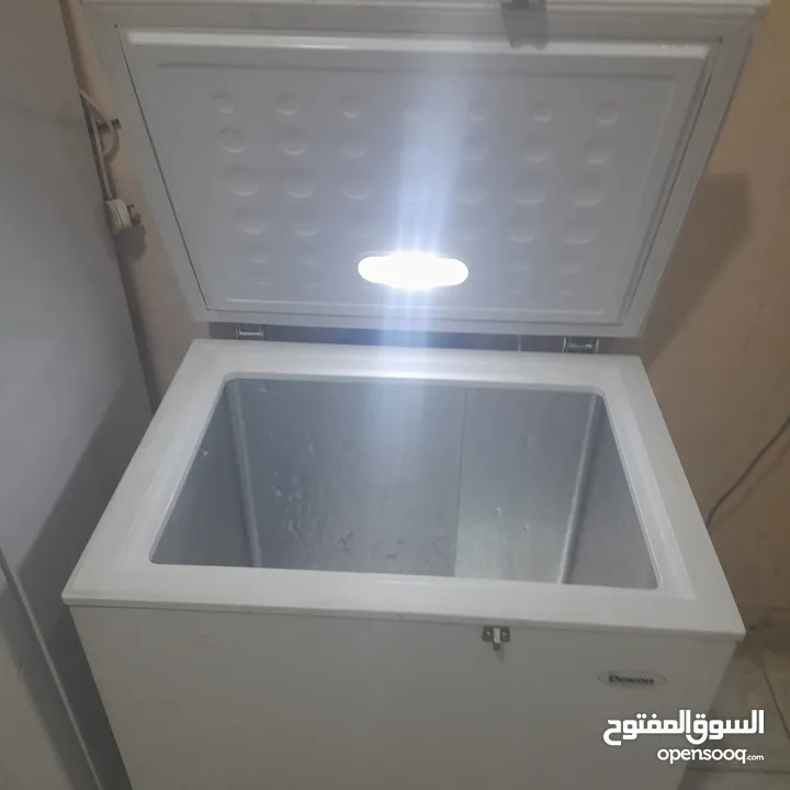 لبيع فريزر دكسون 70 × 60 مع طباخ 60 في 90 بحاله ممتازه مع التوصيل والكفاله