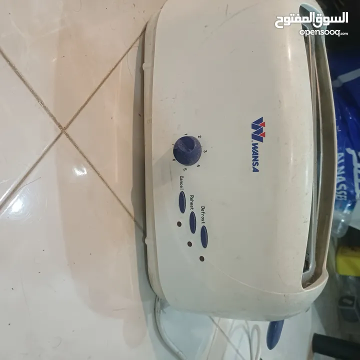 Bread toaster good condition and working