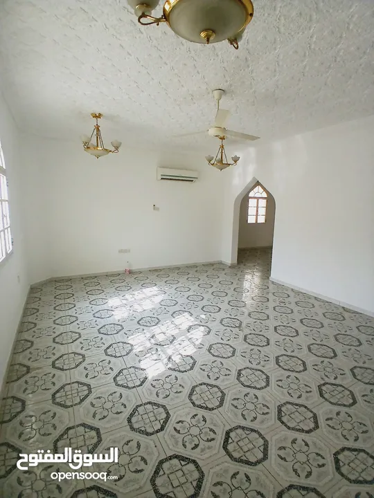 Ghubrah south villa for rent الغبرة الجنوبية فيلا للايجار