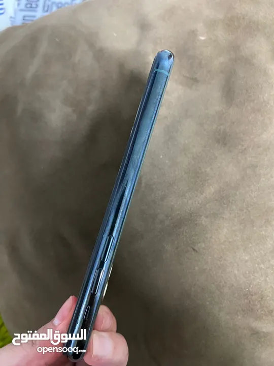 ‏iPhone 11 Pro للبيع