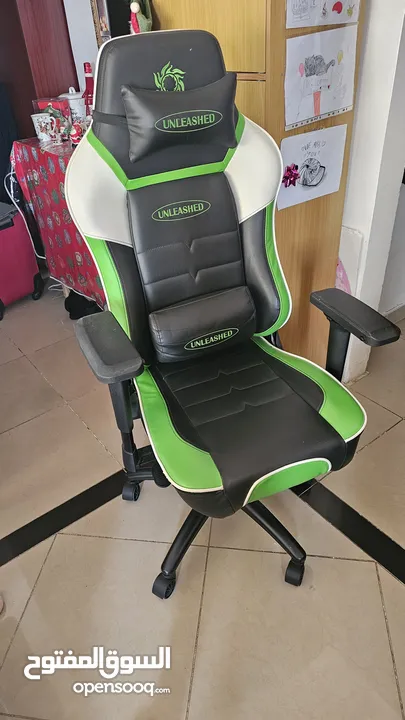 gaming chair mint condition