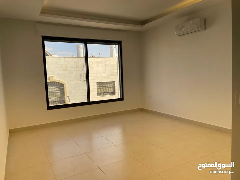 شقة غير مفروشة للإيجار في دير غبار  ( Property 39216 ) سنوي فقط