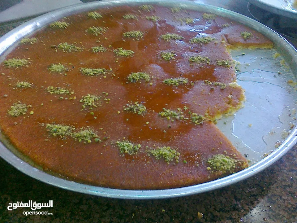 كنافة نابلسية اصيلة بالسمن البلدي الاصلي والجبنة العرقاوية الغنية عن التعريف
