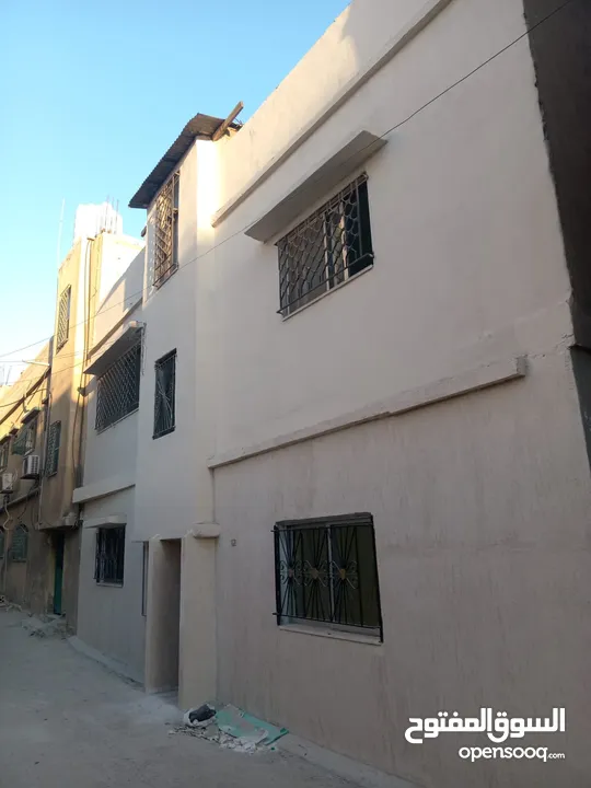 منزل مستقل طابقين للإيجار - الزرقاء حي معصوم