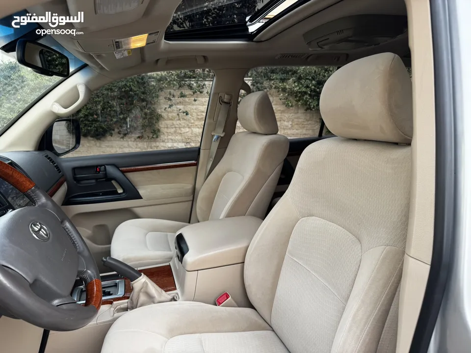 تويوتا لاند كروزر GXR موديل 2015 صيانة الشركة مالك واحد بحالة الوكالة