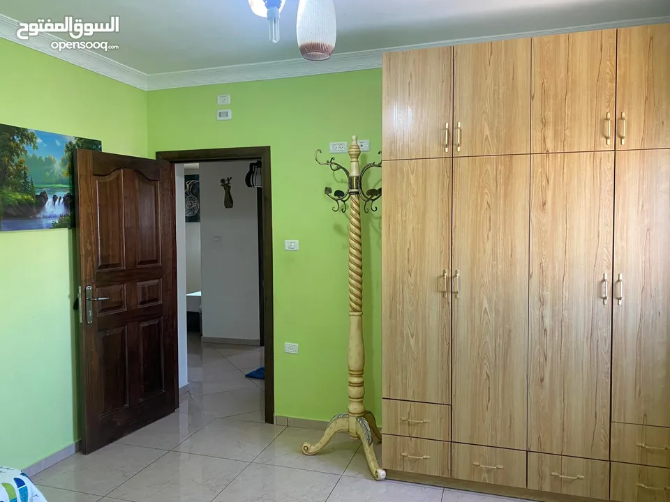 شقة مميزة بإطلالة رائعة سوبر ديلوكس على الشارع الرئيسي. منطقة خلة قيس قريبة جدا على بيت جالا ...