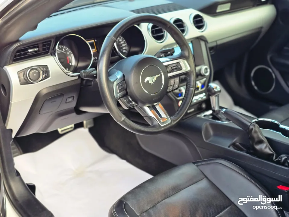 2017 Ford Mustang GT v8 premium