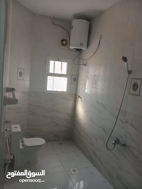 استوديو كبير بالعذيبة للايجار Large  studio in Azaiba for rent