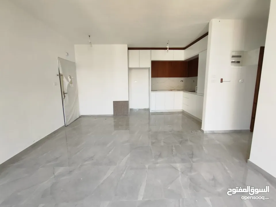 شقة جديدة غير مفروشة للإيجار – الماصيون  قرب تمكين للتأمين وبن أزحيمان