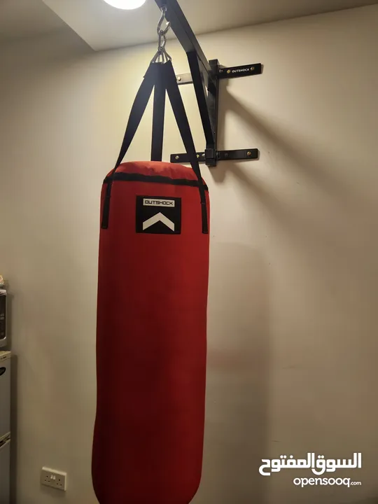 Boxing bag with wall mount