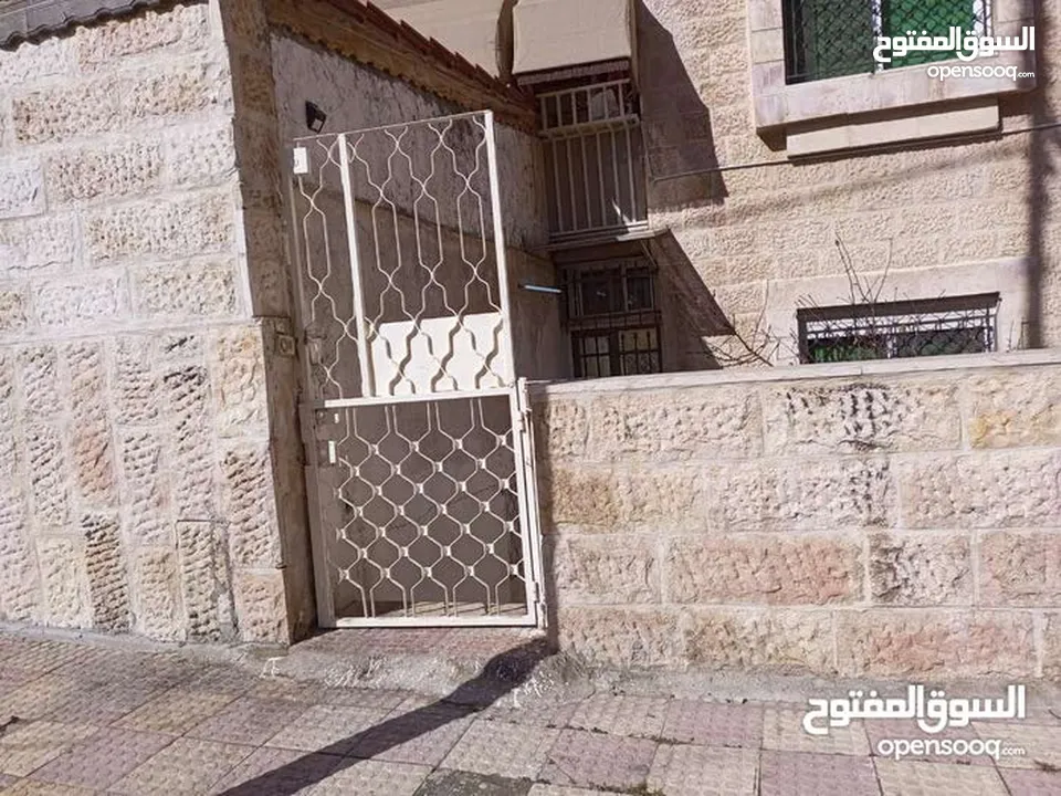شقه للبيع للبيع جبل النزهه
