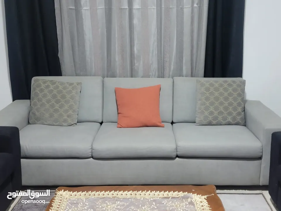 مجلس  للبيع استعمال نظيف بحالة جيده خشب زان سويدي كما هو بالصور يشمل القياسات