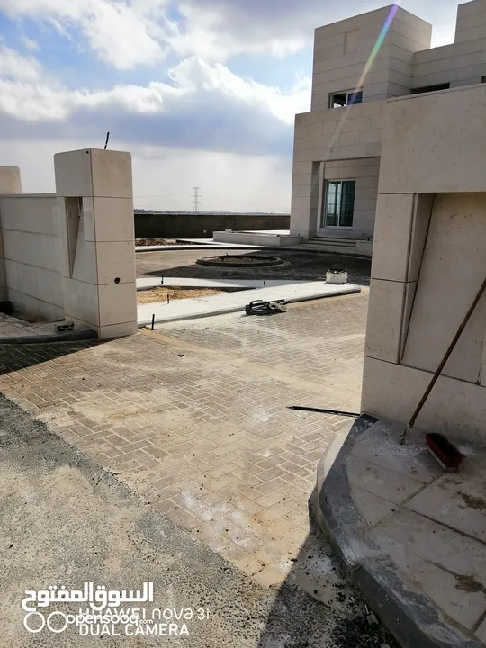 تبليط جميع انواع البلاط وتركيب جميع انواع الجبس امبورد وبأفضل المواصفات و بأسعر منافسه