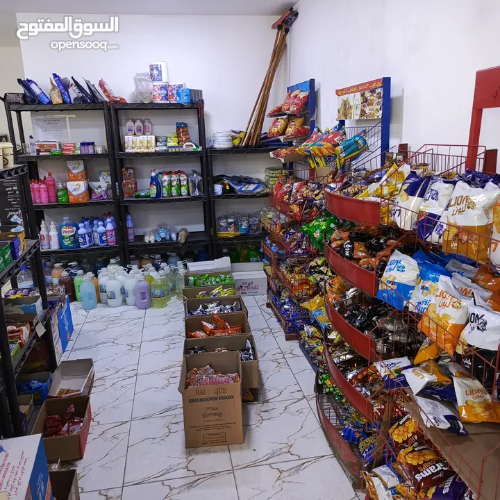 سوبر ماركت للبيع في موقع ممتاز بالقرب من مسجد نزال الكبير على الشارع
